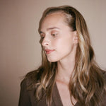 Starlet Headband in Scalloped Amber Closeup of model wearing Starlet Headband in Scalloped Amber in hair.