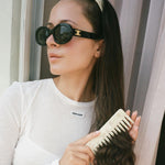 Detangling Comb in Chantilly model using Detangling Comb in Chantilly in hair