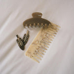 Detangling Comb in Chantilly Detangling Comb in Chantilly with big effing clip and popstar clips