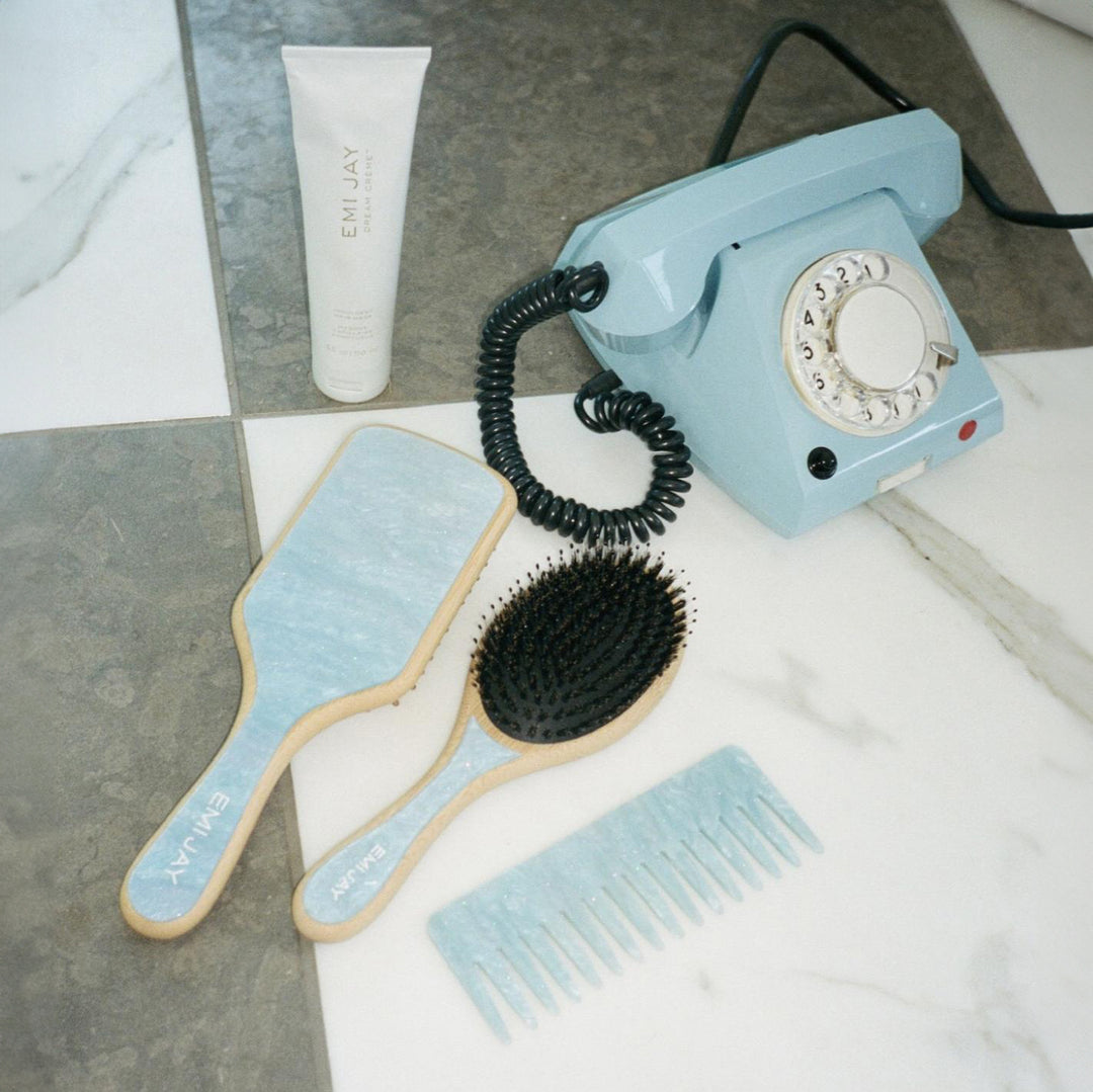 Flat Brush in Blue Sugar with comb + brush in Blue Sugar and Dream Crème 