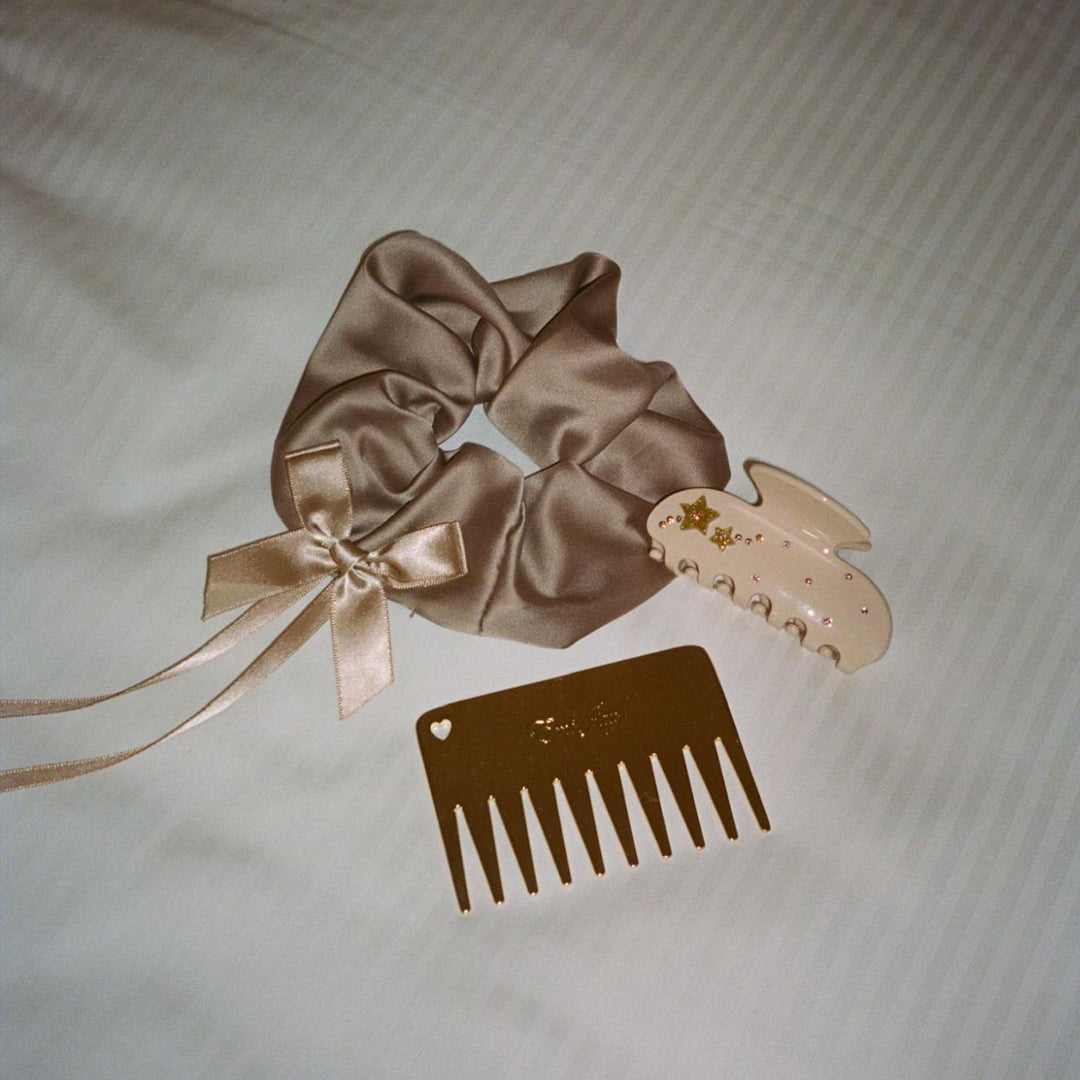 Darling Scrunchie in Cookie Butter with sweetheart clip and detangling comb