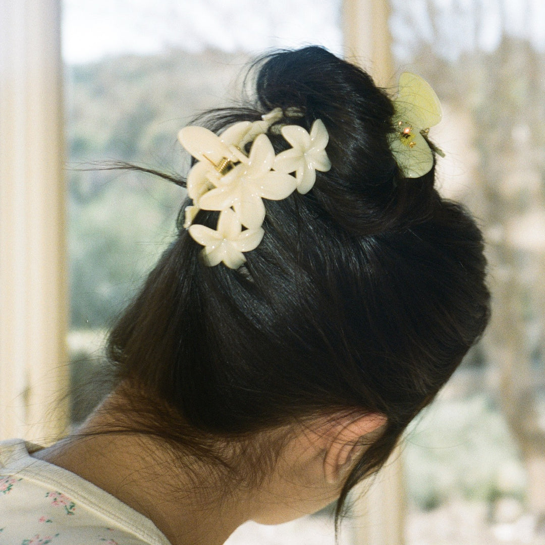 model wearing Miss Super Bloom Clip in Jelly Lemon