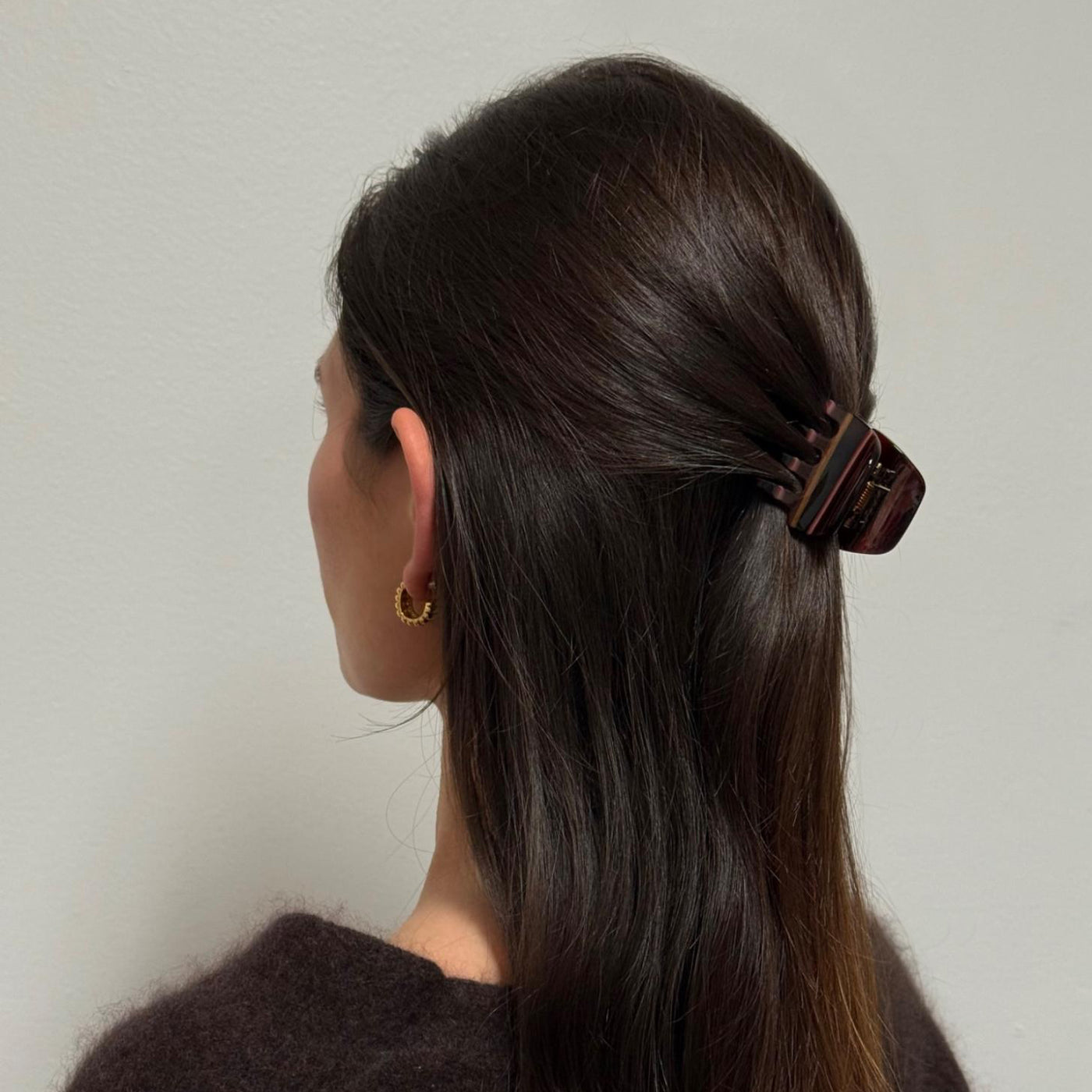 model wearing petite clip in nightcap