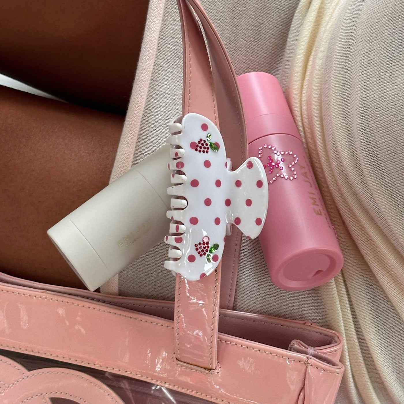 Sweetheart Hair Claw Clip in Coconut Berry Dot ‐ Emi Jay