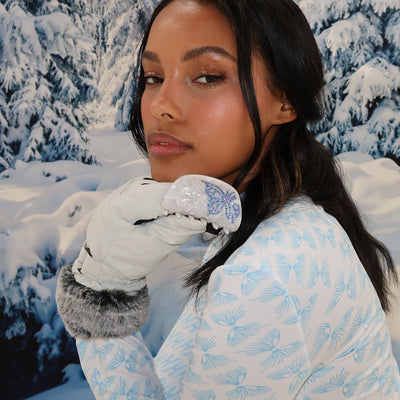 model holding Luna Clip in Snow Baby