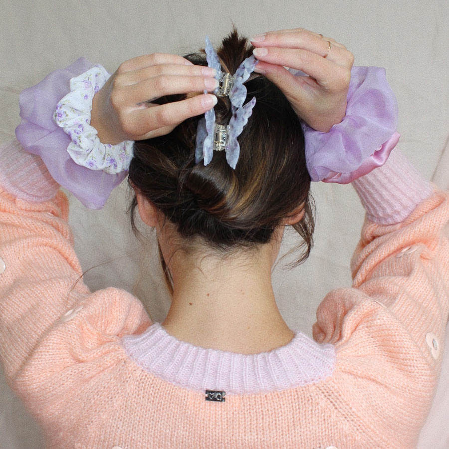 model wearing 2 x Papillon Clip in Violette in hair